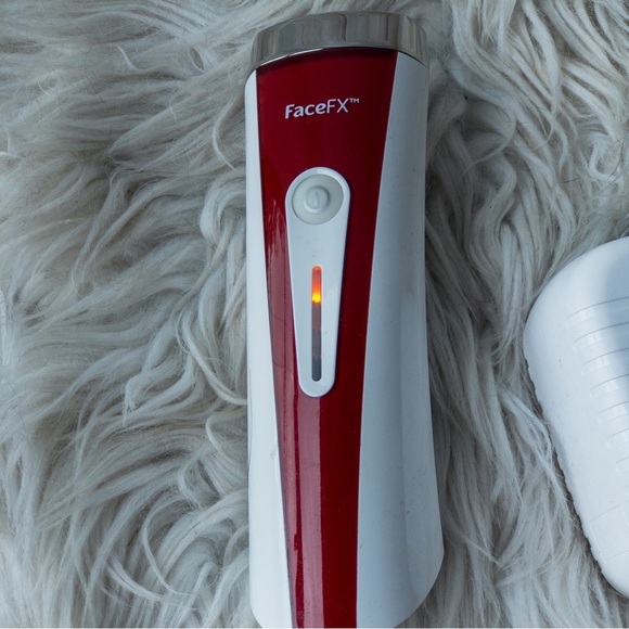 Silk’n FaceFX Red Light Anti-Aging Device - Picture 7 of 9